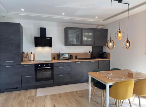 Zen&spa appartement avec jacuzzi et sauna privatif in Burnhaupt-le-Haut
