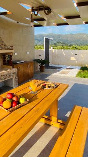 Villa Optimal in Chamouzas