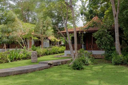 room detail thumbnail 1