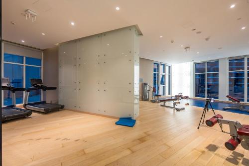 Luxe Living 1 BR with Stunning Sky Line Views Dubai 