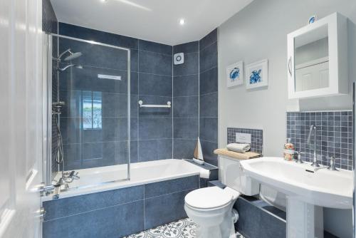 Modern flat near Murrayfield stadium, sleeps 4, Edinburgh (fotografie 10)