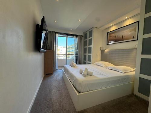 SIENA - Appartement 6 personnes avec Terrasse et Jacuzzi plein cœur centre-ville quartier du Port de Nice, Nice (fotografie 3)