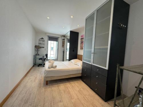 SIENA - Appartement 6 personnes avec Terrasse et Jacuzzi plein cœur centre-ville quartier du Port de Nice, Nice (fotografie 8)