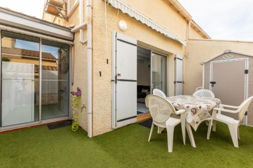 Facilities, Cosse Marine - Le Grau d'Agde near Le Quai 2