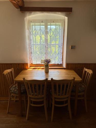 Stříbrná chaloupka Na Vyhlídce (Stribrna chaloupka Na Vyhlidce) in Stříbrnice