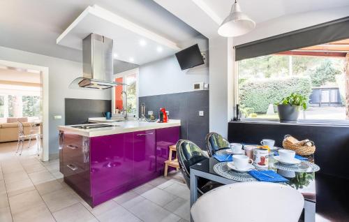 Konyha, Beautiful Home In Mataelpino in Mataelpino