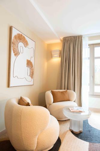 King Suite with Ocean View image 10