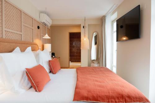 Large Double Room image 10