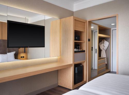 room detail thumbnail 1