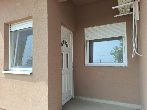 Bejárat, Vacanza 021 apartman in Salajka