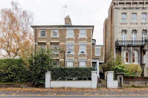 Stylishly Designed Private Home in Central Windsor, Windsor (photo 5)