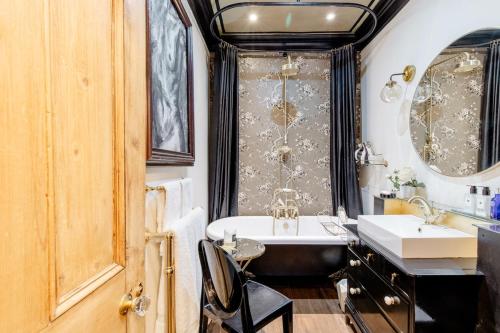 Stylishly Designed Private Home in Central Windsor, Windsor (photo 9)