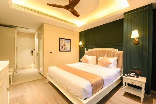 Double Room image 4