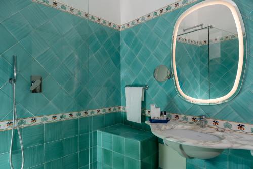 Classic Double Room with Terrace image 4