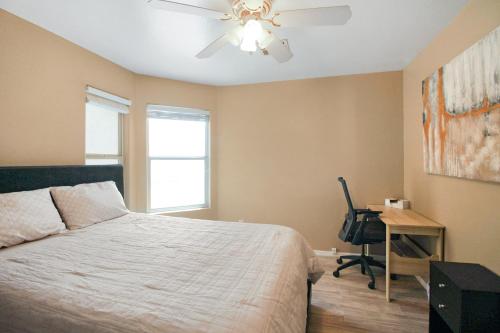 Dog Friendly Phoenix Home - Near Stadium & Westgate - image 4