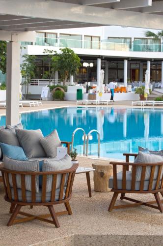 Crystal Springs Beach Hotel - image 7