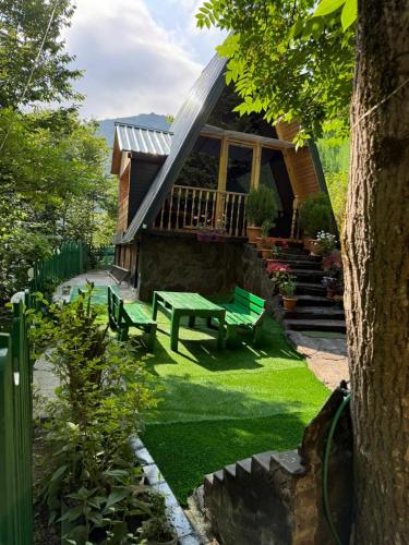 Riverhush cabin