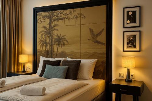 Deluxe Queen Room image 8