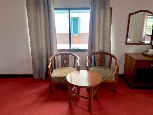 Deluxe Double Room image 2