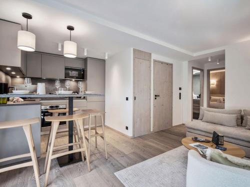 Courchevel Le Praz: Appart 36m², 2 adultes + 2 enfants, Wifi, Parking - FR-1-568-56 in Le Praz