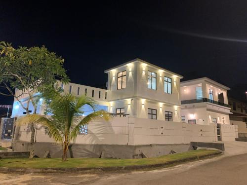ANJONG ANJANG Homestay
