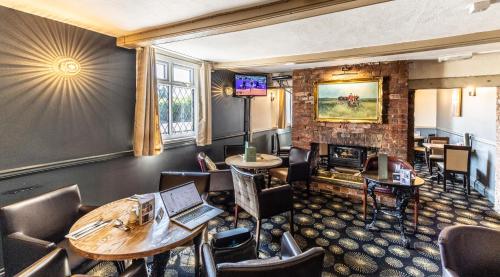 Restorāns, The Boars Head Hotel in Draycott in the Clay