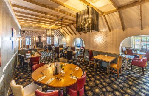 Restorāns, The Boars Head Hotel in Draycott in the Clay