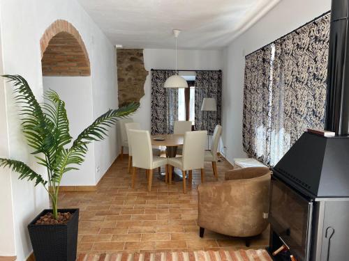 Casa de la Cruz in Encinasola