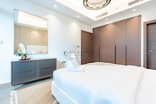 1BR with Pool and City Views, Minutes from Dubai Water Canal & Easy Access to Downtown, Nobles Tower, Business Bay by Deluxe Holiday Homes, Dubai (foto 3)