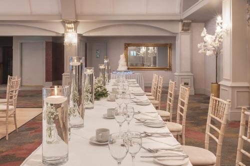 Castle Arch Hotel - image 2