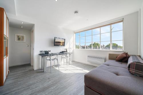 Finest Retreats - Roland House - Deluxe Studio C - main image