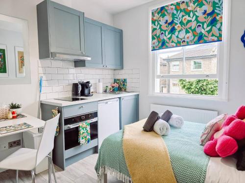 Fully Equipped | Long-Stay Studio in Notting Hill - image 5