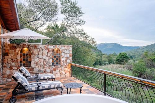 Private luxurious suite on Heysbrook Estate halfway to Kruger National Park in Waterval Boven