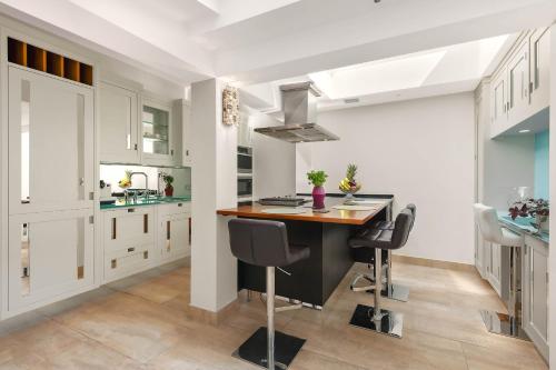 Elegant Knightsbridge Townhouse by Harrods, Londyn (zdjęcie 10)