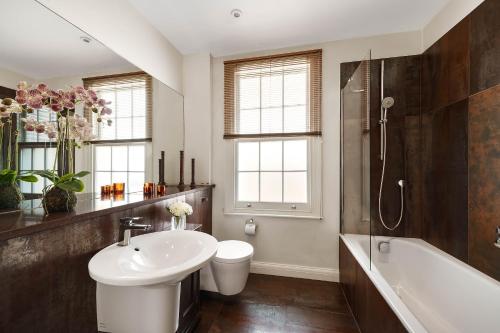 Elegant Knightsbridge Townhouse by Harrods, Londyn (zdjęcie 6)