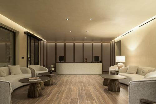 לובי, The Key in האי נקסוס