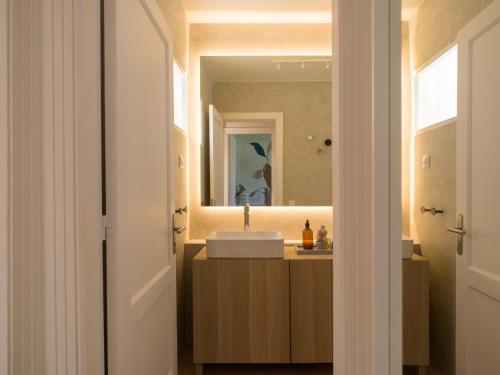 One-Bedroom Bungalow image 10