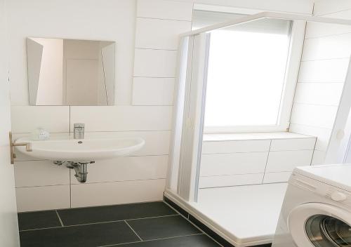 浴室, Eva Zimmer Zentral Günstig (Eva Zimmer Zentral Gunstig) in 海爾布隆