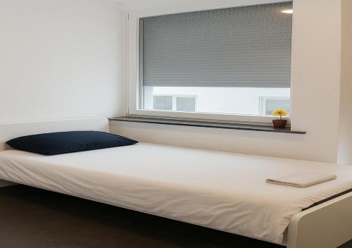 Eva Zimmer Zentral Günstig (Eva Zimmer Zentral Gunstig) in 海爾布隆