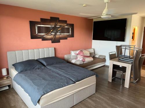 schönes Apartment mit Festungsblick - FREE Parking -, Kitzingen
