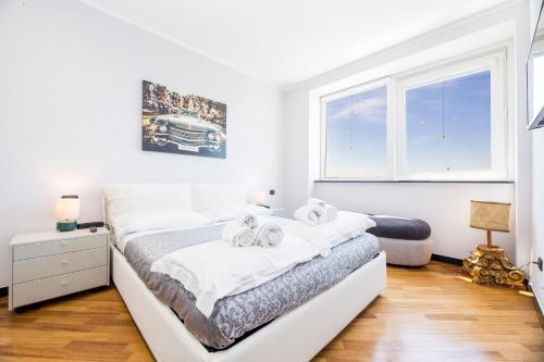 One-Bedroom Apartment image 3