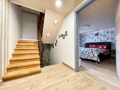 Fuajee, Dudelange Centre Loft - 2 Rooms at Top Floor of the Big House in Dudelange