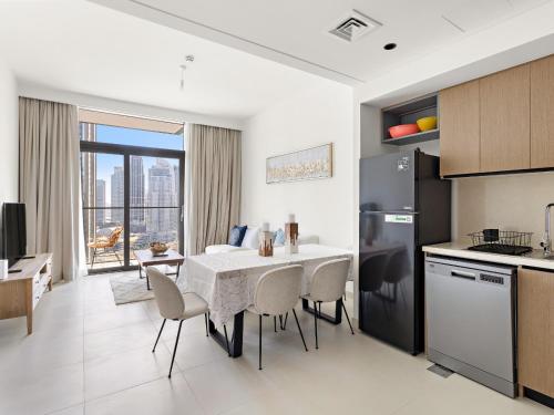 Stunning 1-Bedroom With Burj Khalifa and Fountain Views, Dubai (photo 4)