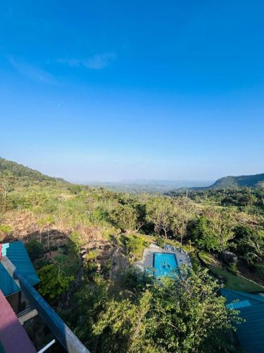 World's End Base Eco-Village in Rathnapura