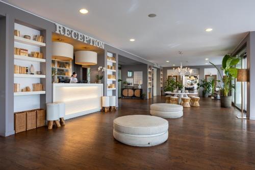ردهة, Excelsior Hotel, SPA & Lido - Preferred Hotels & Resorts in Pesaro City Center