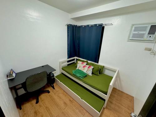 2BR w Balcony in Araneta, Cubao w Pool and Gym - Porto Vita, Manila (photo 5)