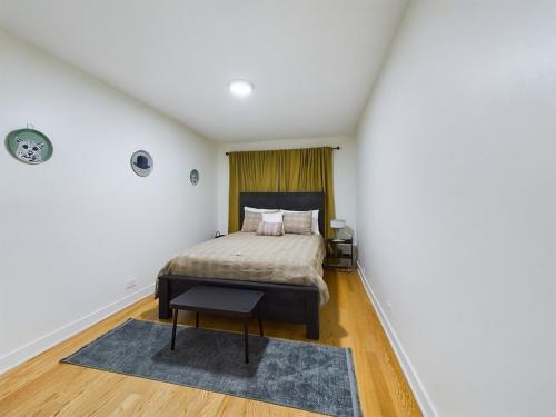 Chic Modern Comfort in Chicago in Chicago, USA