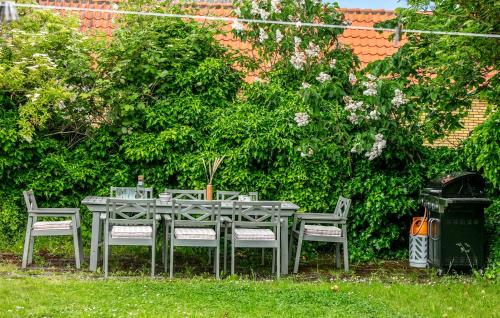 Exterior view, Cozy Home In Allinge With Kitchen in Tejn