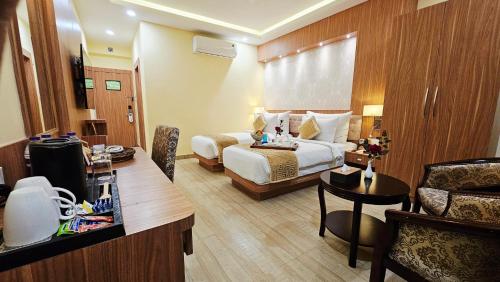 King Room image 2