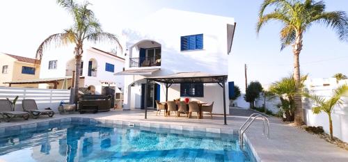 Villa Elia Blue , hot tube , heated pool – khách sạn tại Paralimni